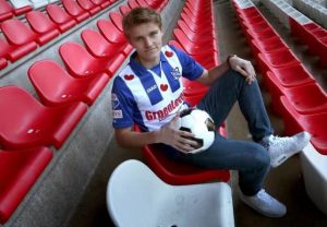 新手100米短跑标准套路(一百米使出全身力气也跑不快？跟我一起练一个月就能跑出飞...)-趣拿体育