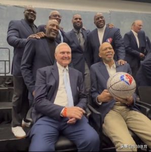 nba七十五大（泪目!NBA75周年詹皇魔术师湖人7大超巨同框,logo男指C位留给科比）-趣拿体育