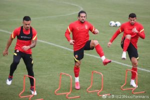 李可三名归化球员首次合体(三位归化球员首次同框!李可喊话艾克森、洛国富:重回国家队,是一份荣耀)-趣拿体育