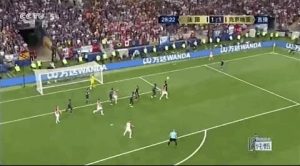 田径和足球哪个好上手(田径名将坦言足球更有意思,中国足坛错失一“百米飞人”?)-趣拿体育