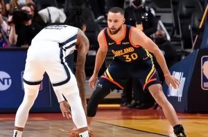 t台(上海阿姨又出动了！130多人在横店走T台！平均年龄60岁→)-趣拿体育